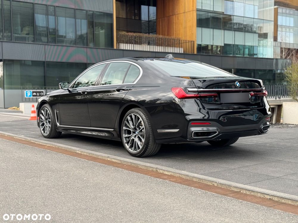 BMW Seria 7 730d xDrive mHEV - 3