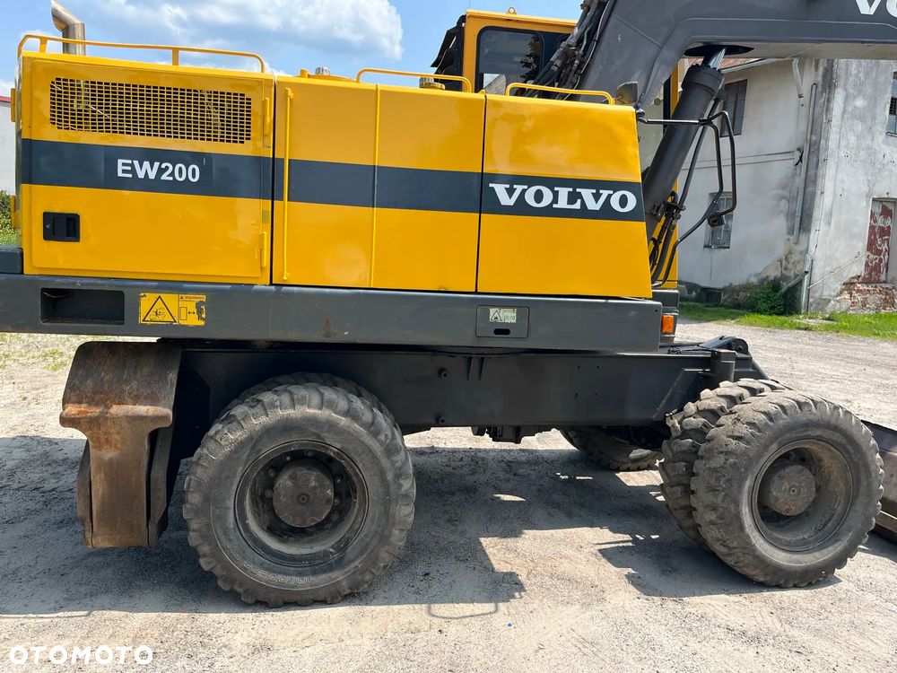 Volvo EW-200 - 17