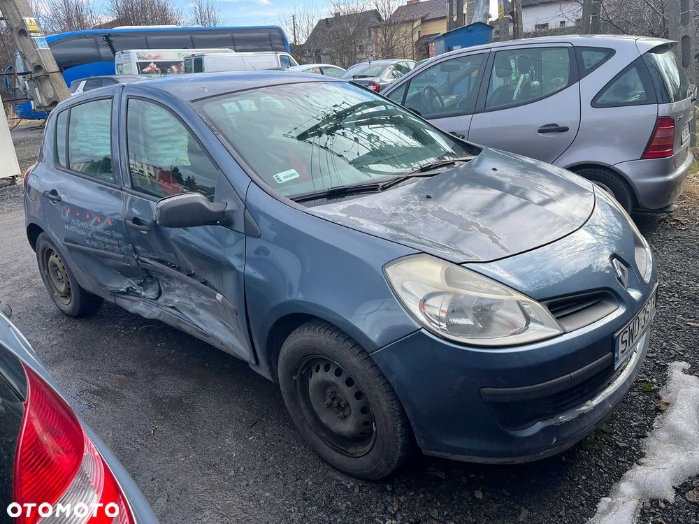Renault Clio - 1
