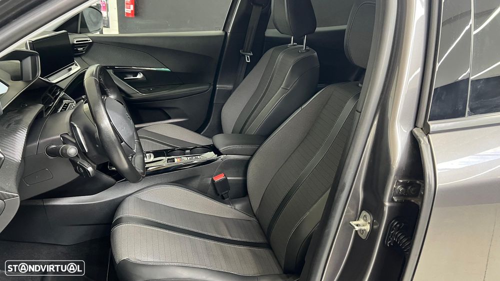 Peugeot 2008 1.2 PureTech Allure Pack EAT8 - 18