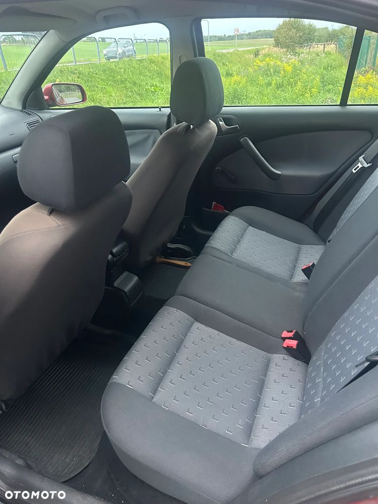 Skoda Octavia 1.6 Tour - 7