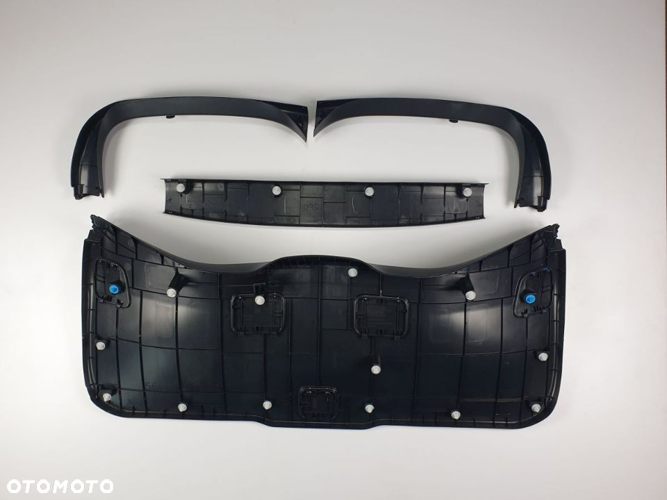 Osłona Klapy Bagażnika TOYOTA C HR 2.0H od 2019 roku - 2