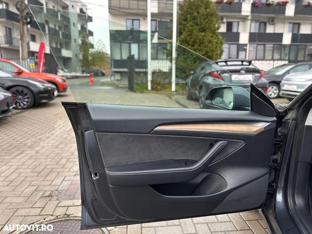 Tesla Model 3 Langstreckenbatterie Allradantrieb Dual Motor - 40