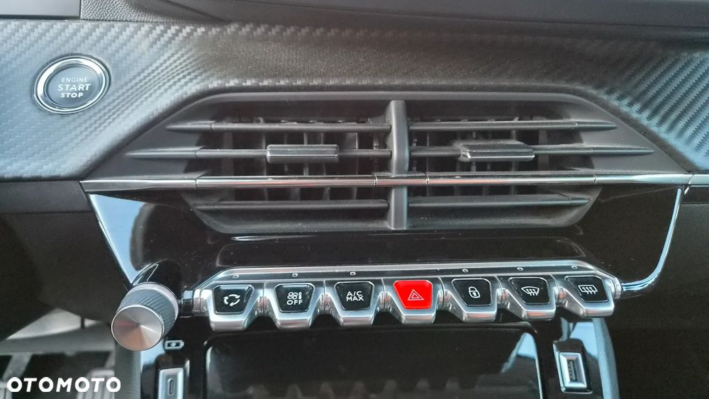 Peugeot 208 PureTech 100 Allure - 22