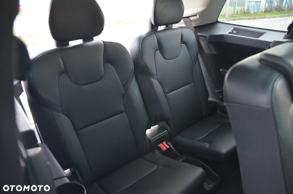 Volvo XC 90 T6 AWD Momentum - 24