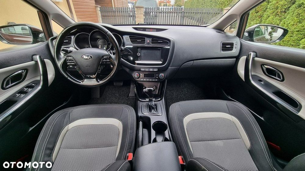 Kia Ceed - 13