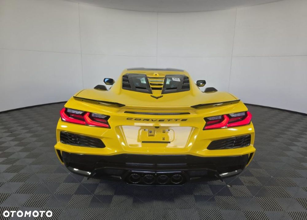 Chevrolet Corvette - 5