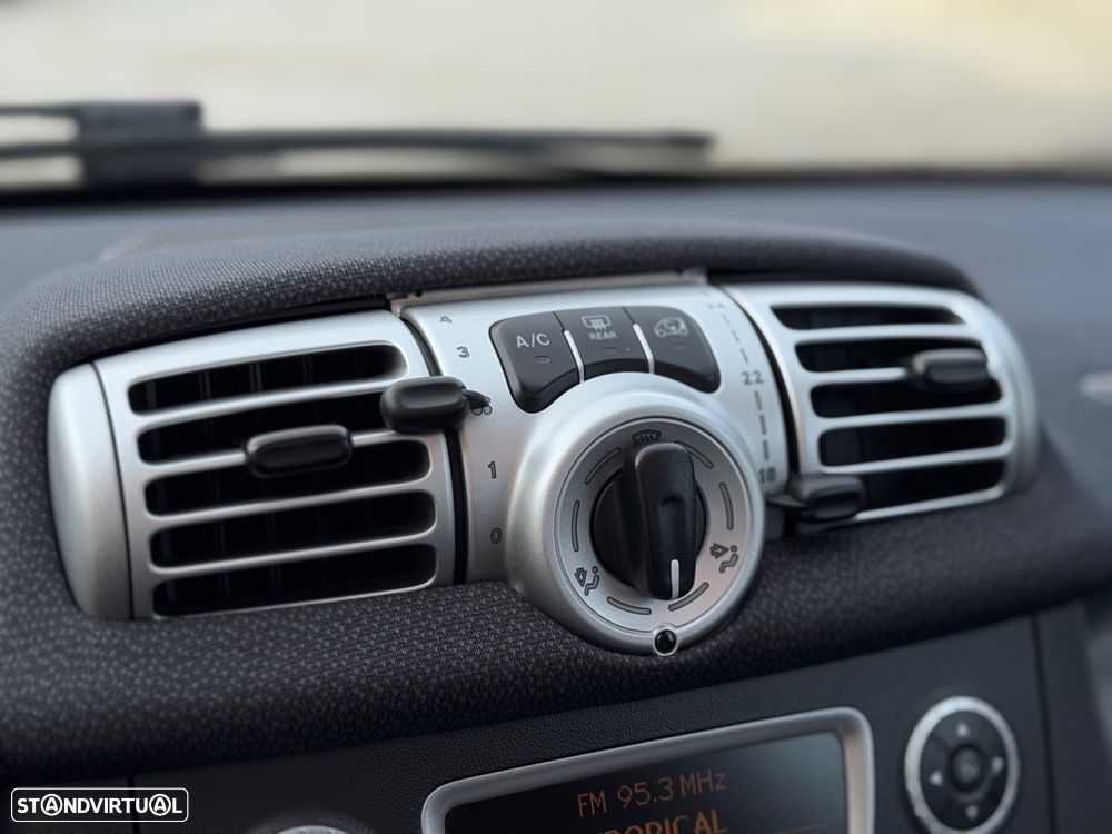 Smart ForTwo Coupé ver-1-0-mhd-passion-71-softouch - 9