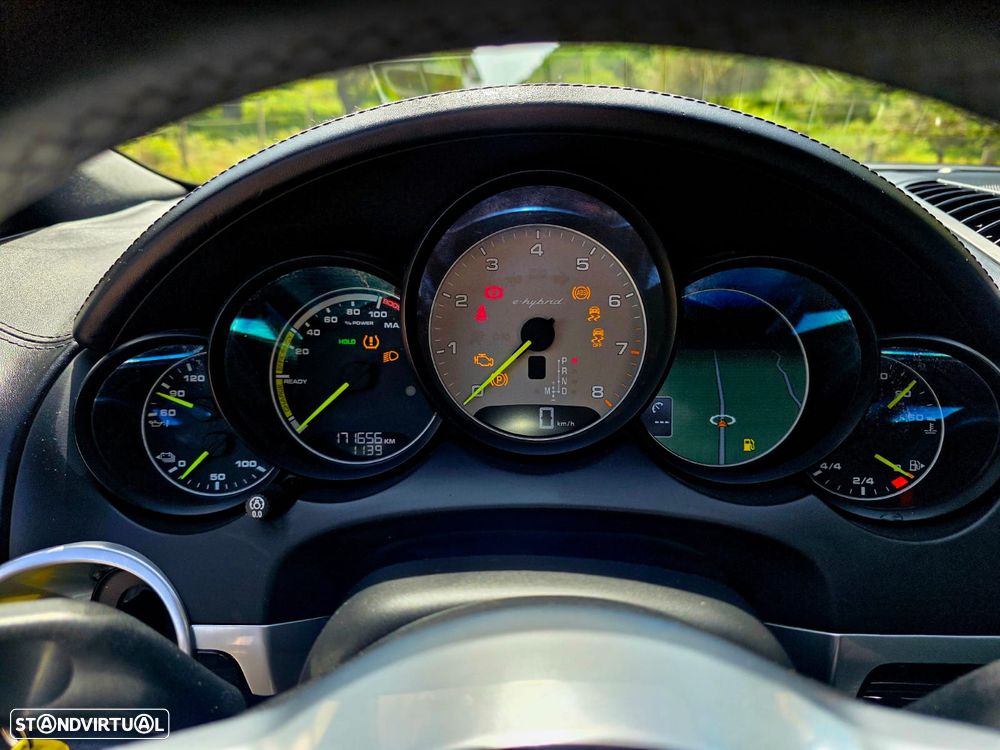 Porsche Cayenne S E-Hybrid - 11