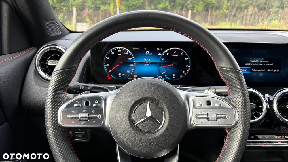 Mercedes-Benz GLB 200 4-Matic AMG Line 8G-DCT - 26