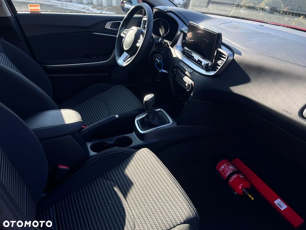 Kia Ceed 1.5 T-GDI M - 13