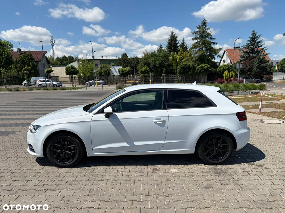 Audi A3 3-drzwiowe 1.4 TFSI S tronic Ambiente - 2