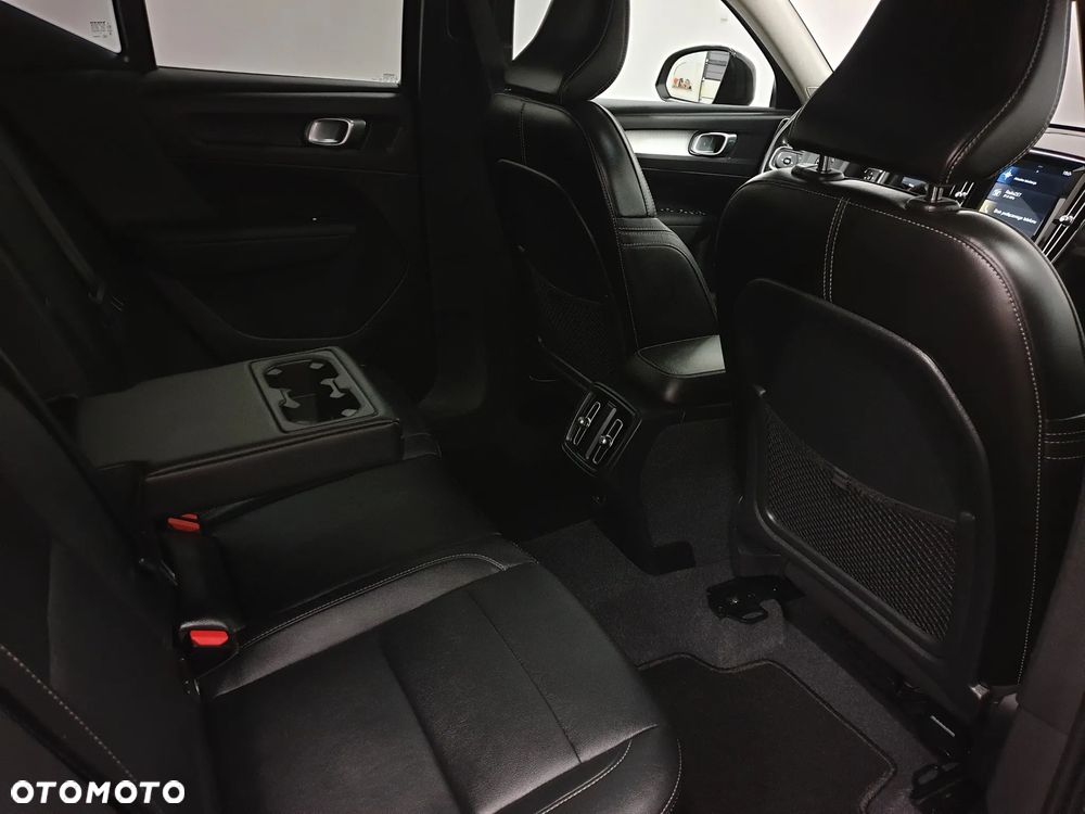 Volvo XC 40 D3 R-Design - 40