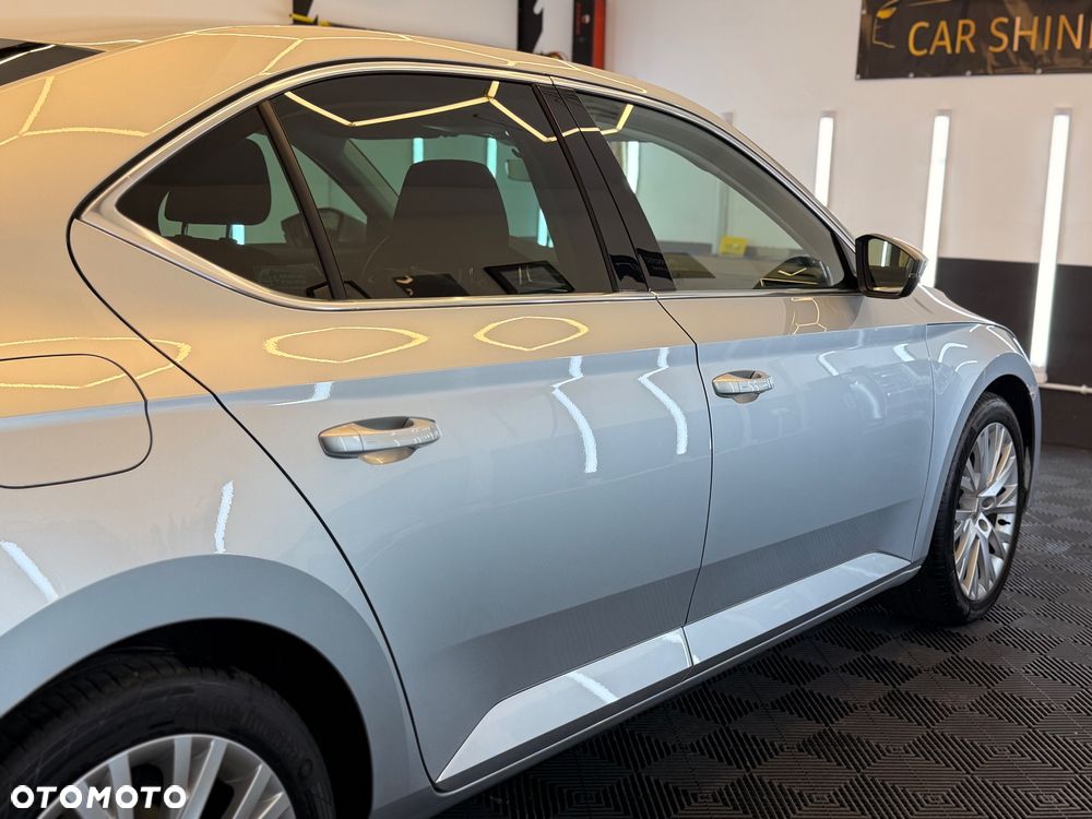 Skoda Superb 2.0 TDI Ambition DSG - 6