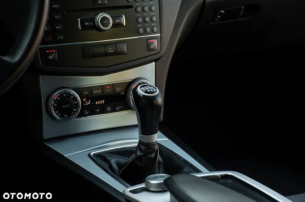 Mercedes-Benz Klasa C 180 Kompressor Avantgarde - 27