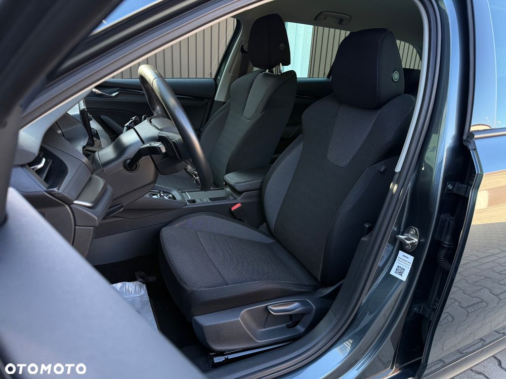 Skoda Octavia 2.0 TDI SCR Ambition DSG - 6