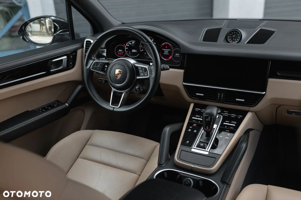 Porsche Cayenne Standard - 16