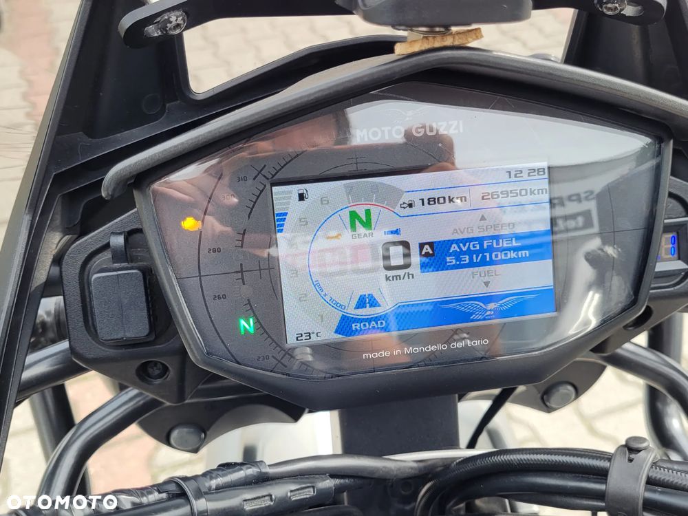 Moto Guzzi V85 - 16