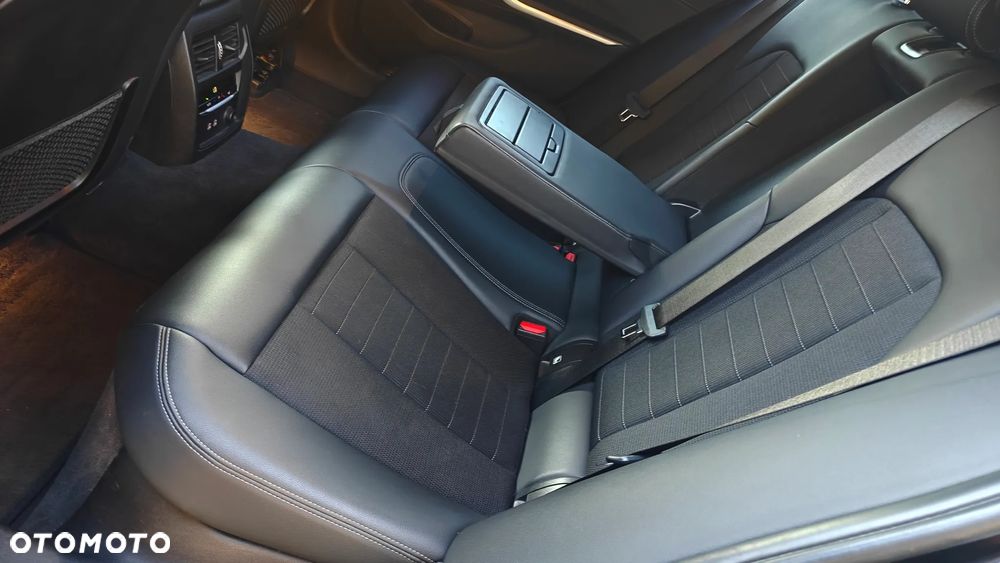 BMW Seria 3 320d Sport Line - 12