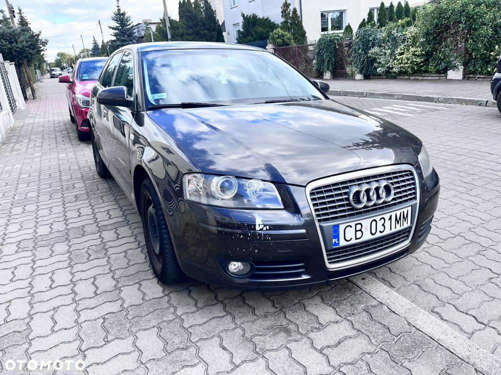 Audi A3 1.6 FSI Attraction - 1
