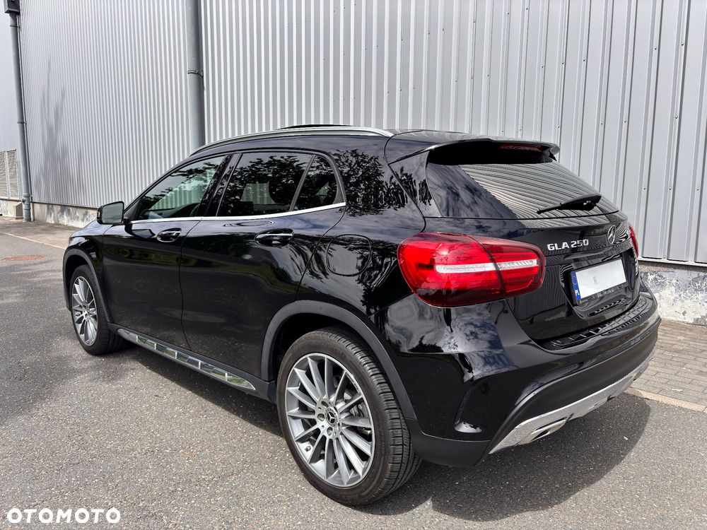 Mercedes-Benz GLA 250 7G-DCT AMG Line - 4