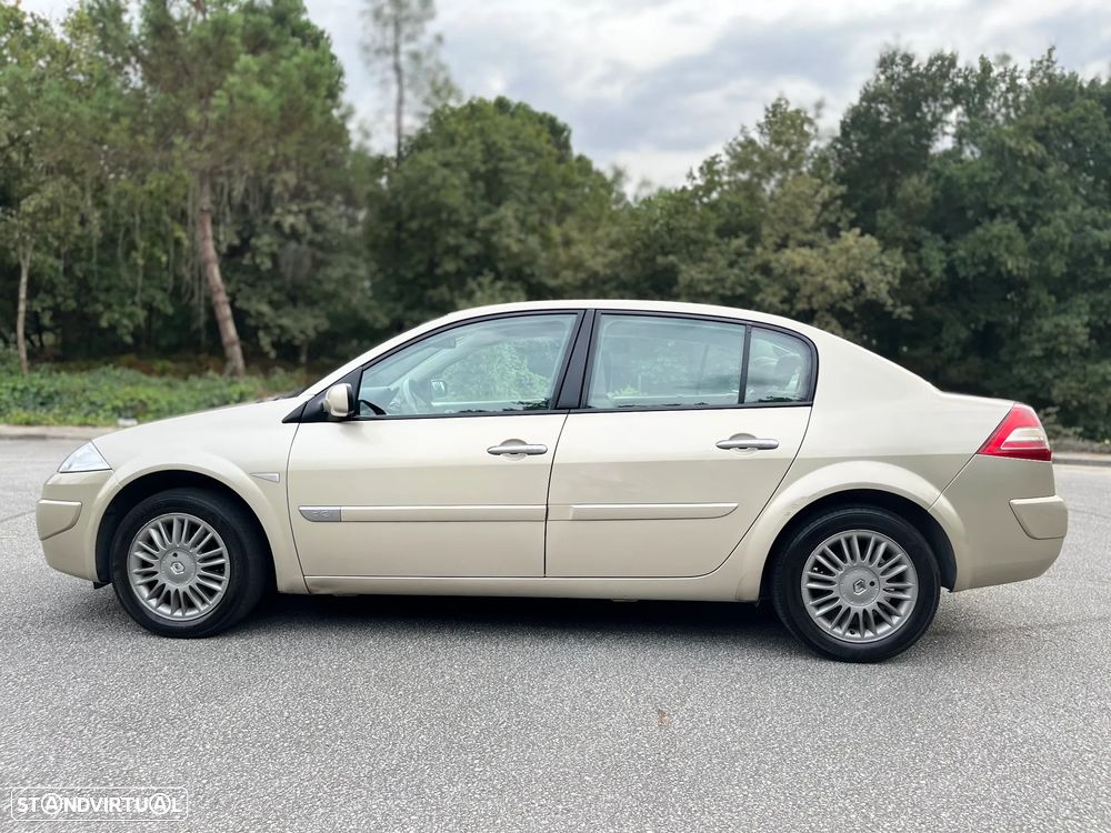 Renault Mégane 1.5 dCi Dynamique Luxe - 4