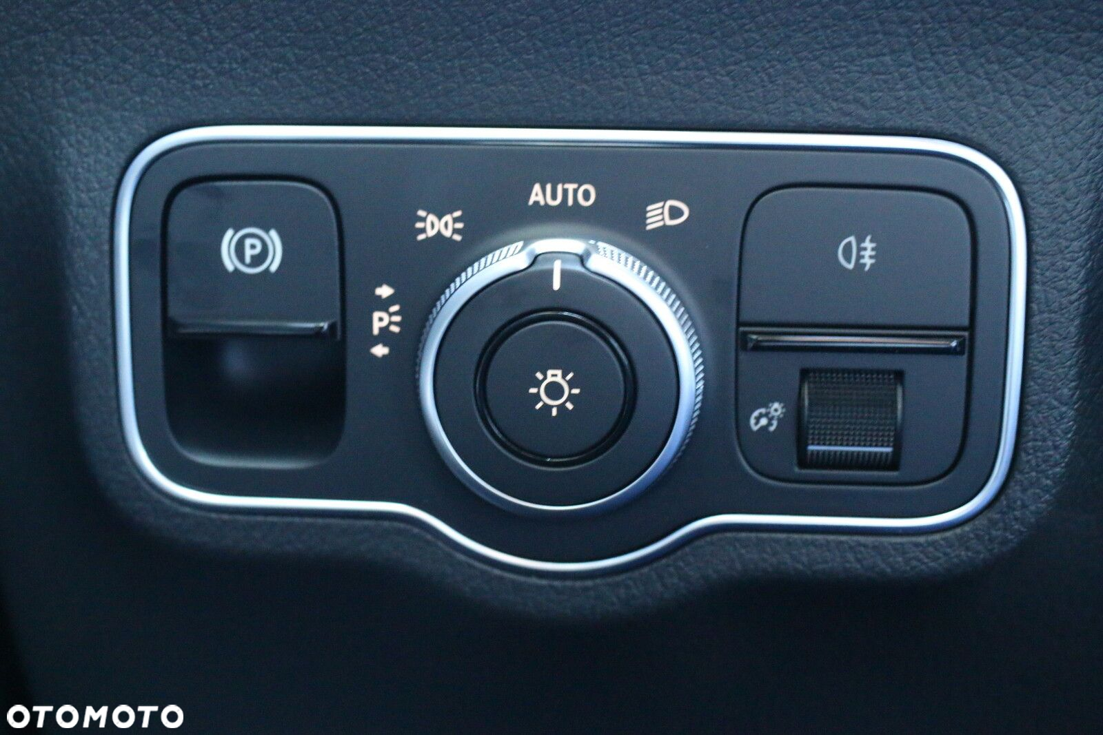 Mercedes-Benz GLA - 26
