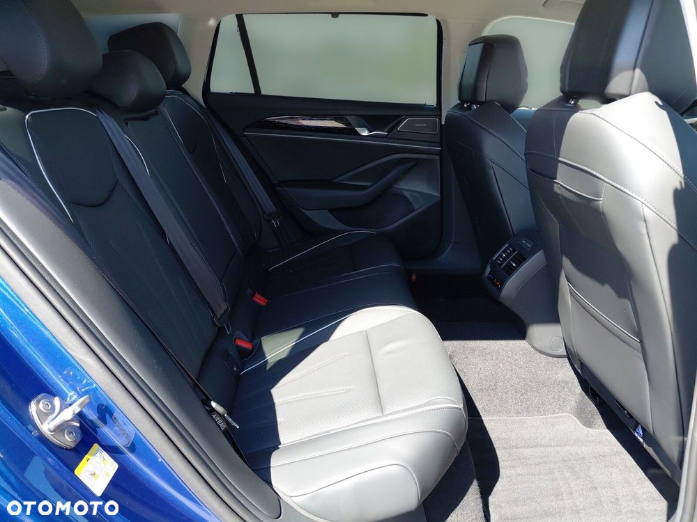 Volkswagen Passat - 14