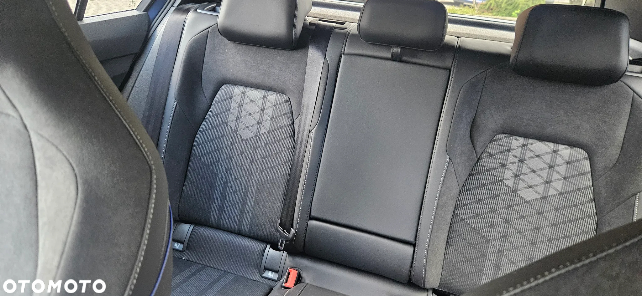 Volkswagen Golf - 38