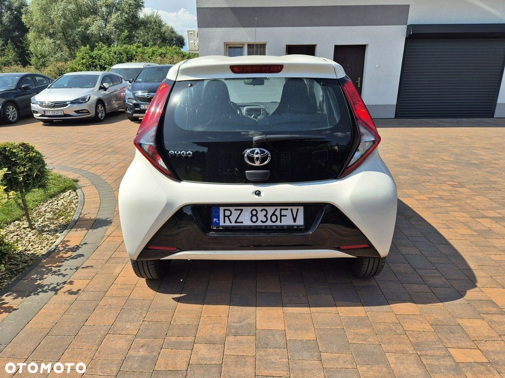 Toyota Aygo x-play - 6