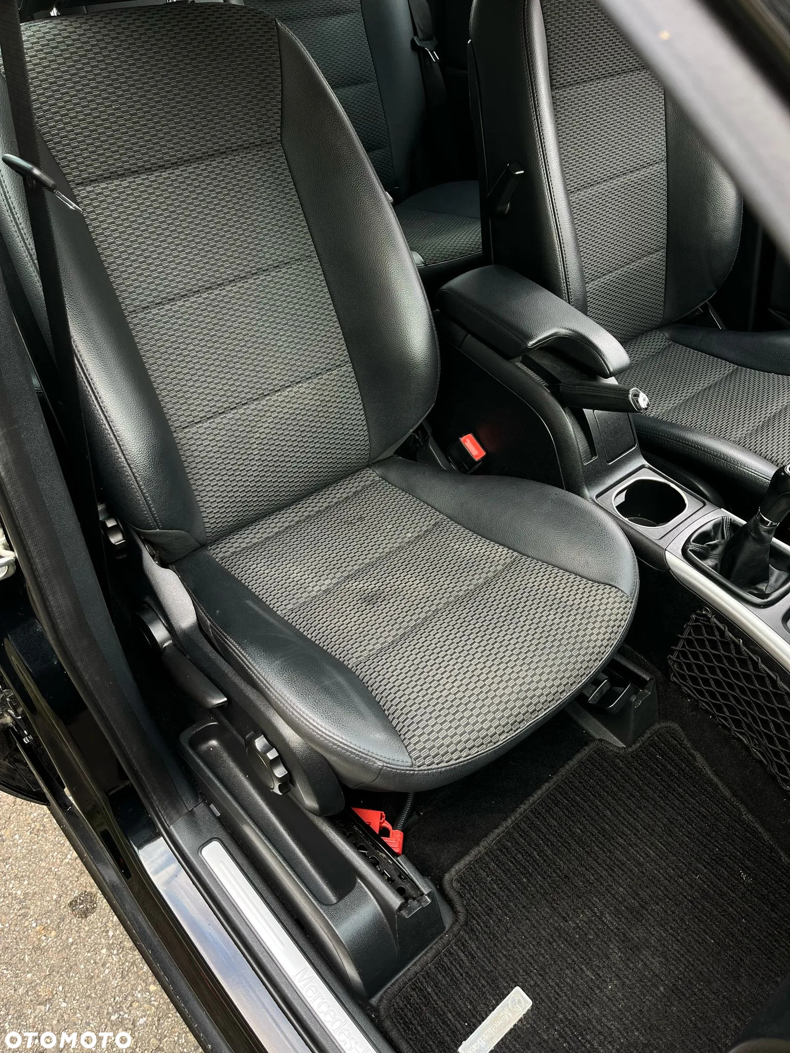 Mercedes-Benz Klasa A 160 BlueEFFICIENCY Avantgarde Special Edition - 24