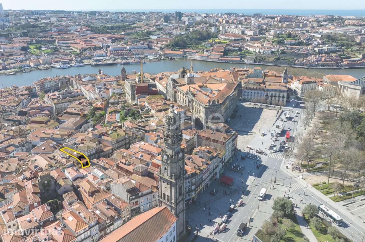 Prédio para Investimento em Zona ARU | Rua dos Caldeireiros - Porto - Grande imagem: 4/60