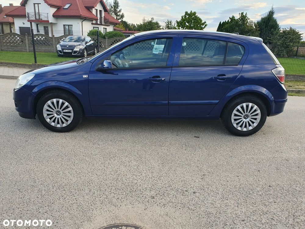 Opel Astra 1.6 Essentia - 8