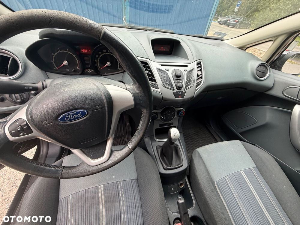 Ford Fiesta - 8