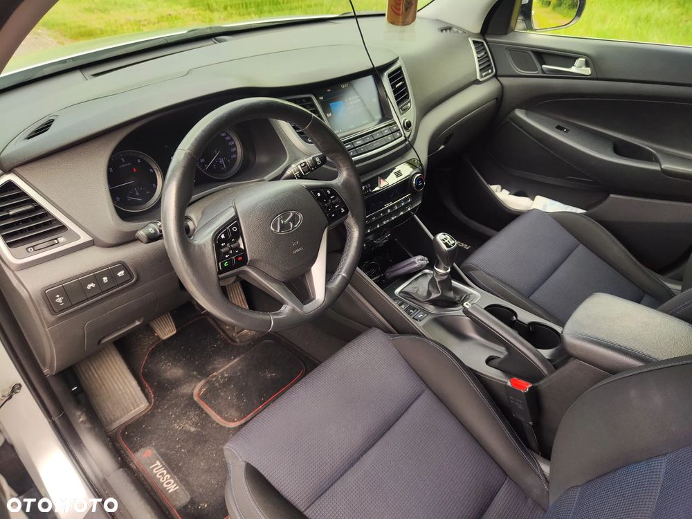 Hyundai Tucson 2.0 CRDI BlueDrive Style 2WD - 18