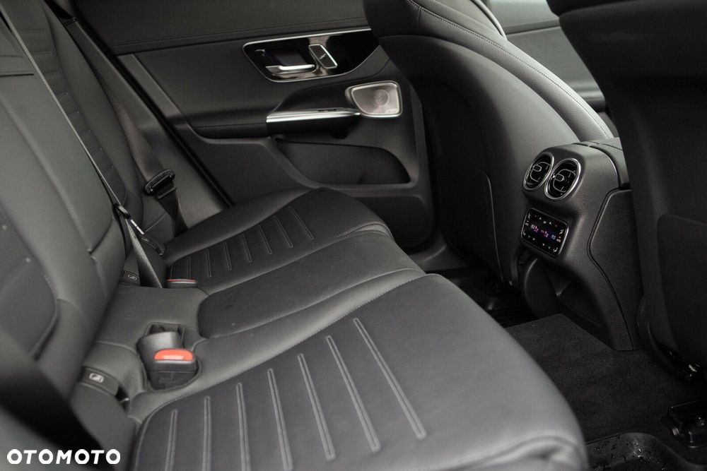 Mercedes-Benz GLC - 28