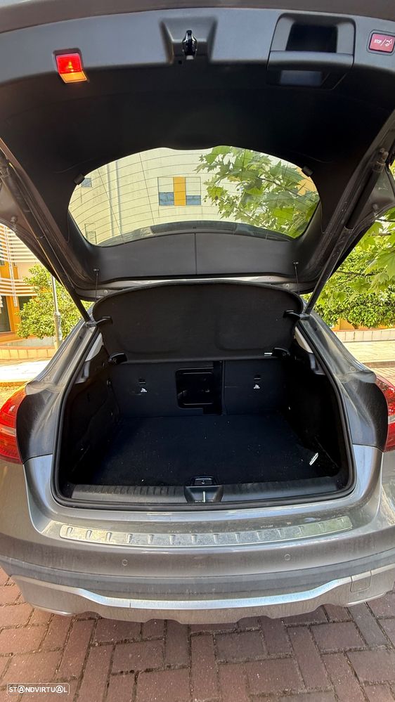 Mercedes-Benz GLA 200 d Aut. - 8