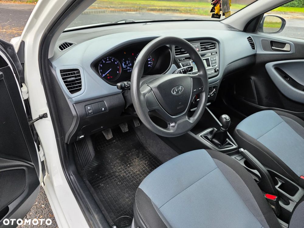 Hyundai i20 blue 1.2 - 26