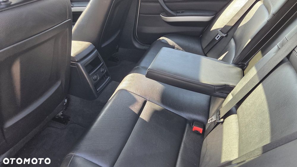 BMW Seria 3 318i Edition Exclusive - 13