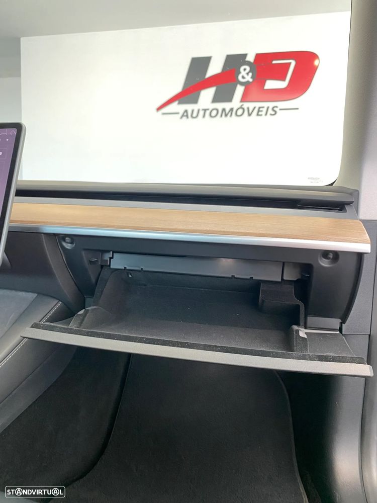 Tesla Model 3 Long Range Tração Traseira - 31