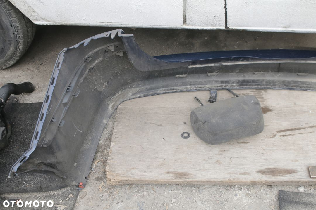 zderzak tylny Opel Astra H kombi - 10