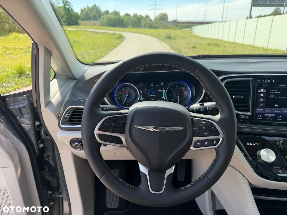 Chrysler Pacifica - 8