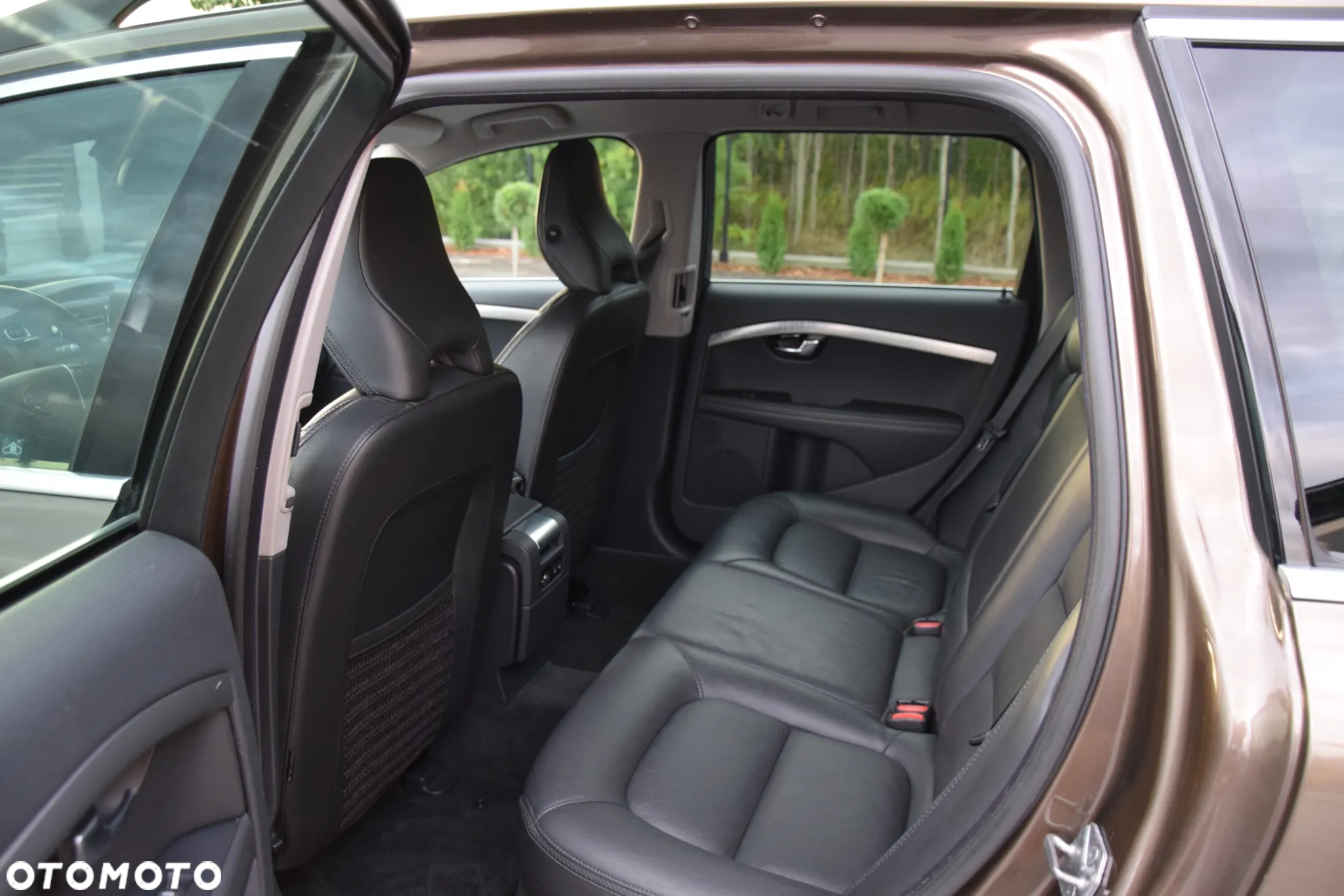 Volvo XC 70 2.4D AWD Momentum - 6
