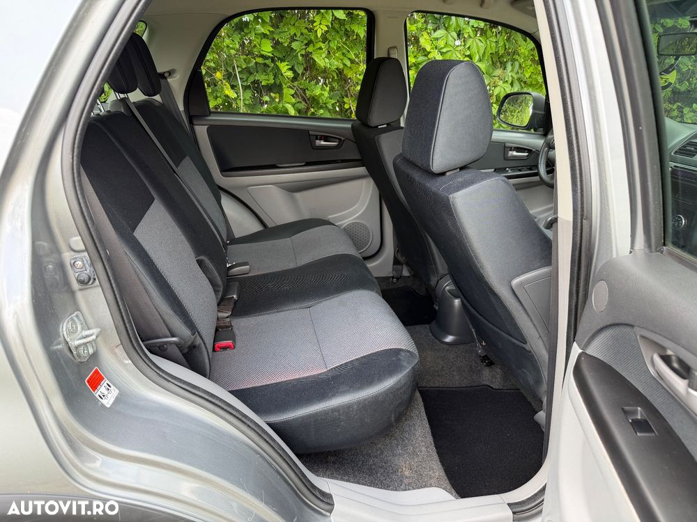 Suzuki SX4 1.6 VVT Streetline 4x2 Club - 11