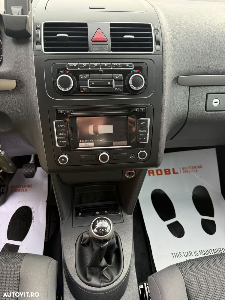 Volkswagen Touran 1.6 TDI DPF Highline - 13