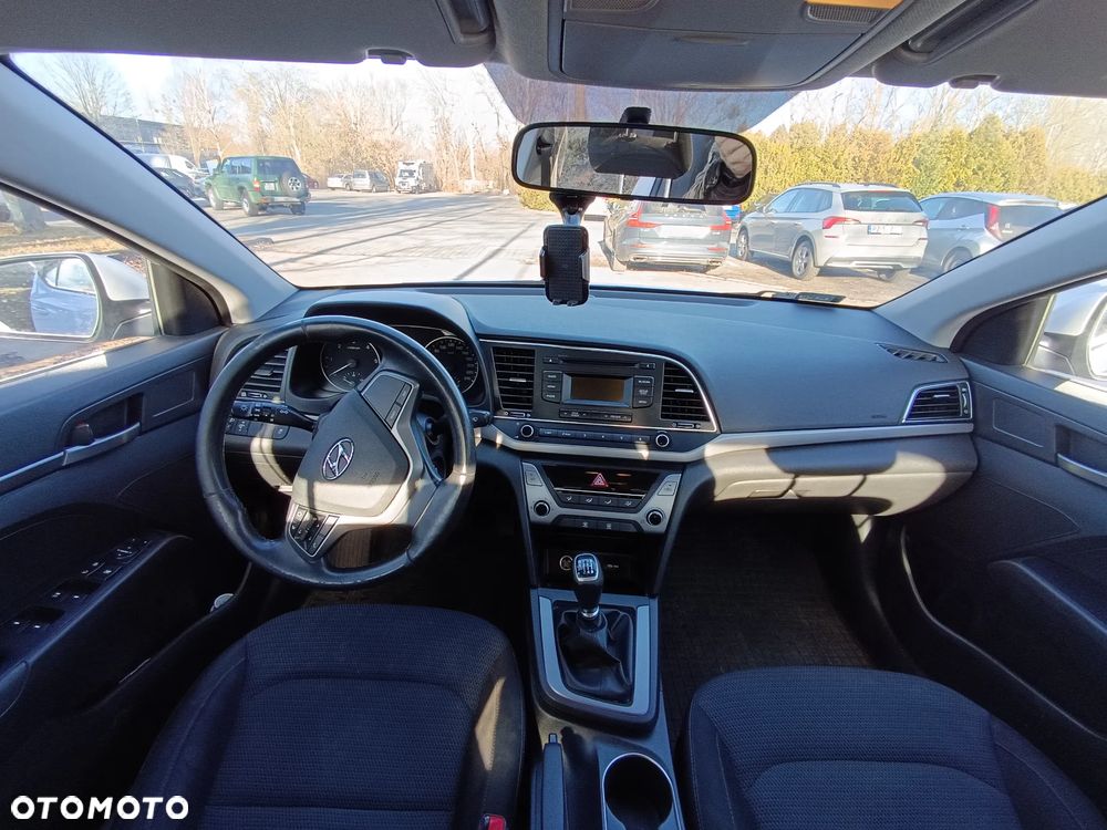 Hyundai Elantra 1.6 CRDi Classic + - 11