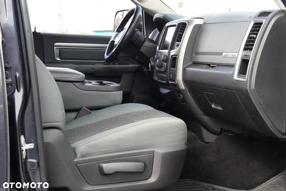 RAM 1500 Crew Cab Shortbed Bighorn - 36