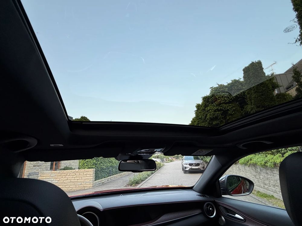 Alfa Romeo Stelvio - 14