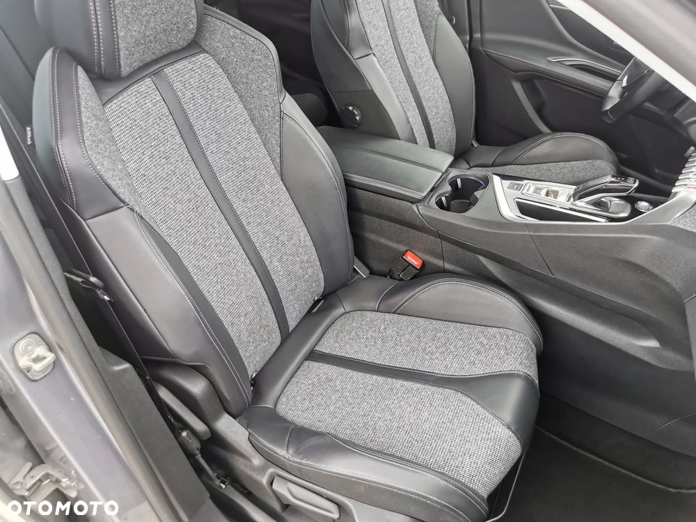 Peugeot 3008 BlueHDi 130 Stop & Start EAT8 Allure Business-Paket - 27