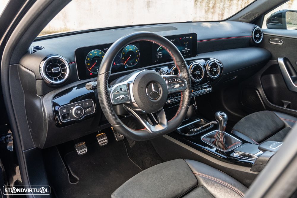 Mercedes-Benz A 180 AMG Line - 11